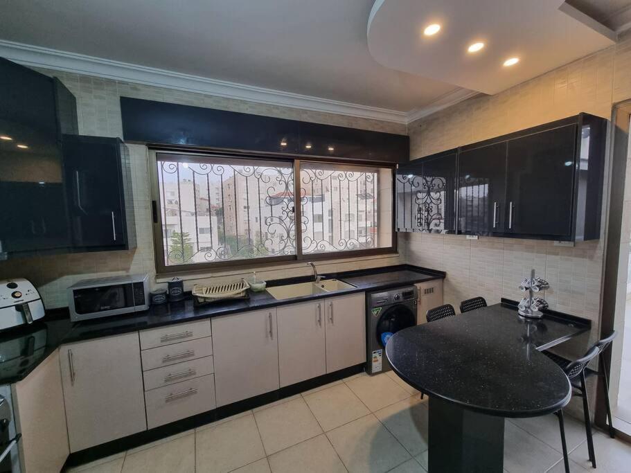 Deir Ghbar 3 Rooms Apart Амман Екстер'єр фото